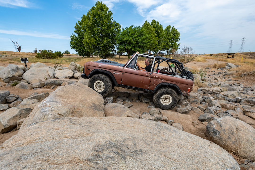 jeep driving on rocks