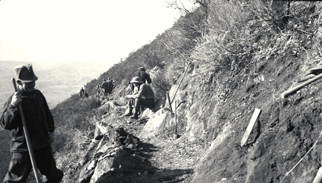 Company 2932V building the Summit Trail, 1938
