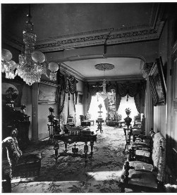 1872 Muybridge photo of Mansion Parlor